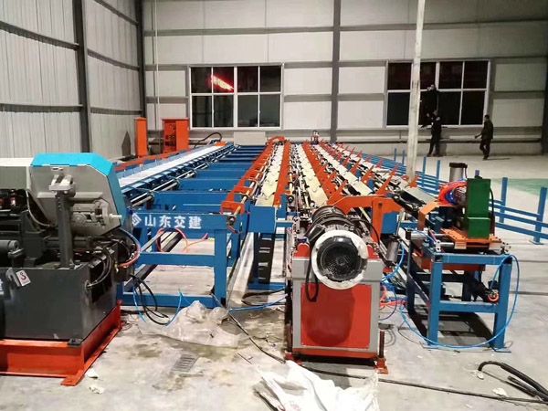 鋸切套絲打磨生產線