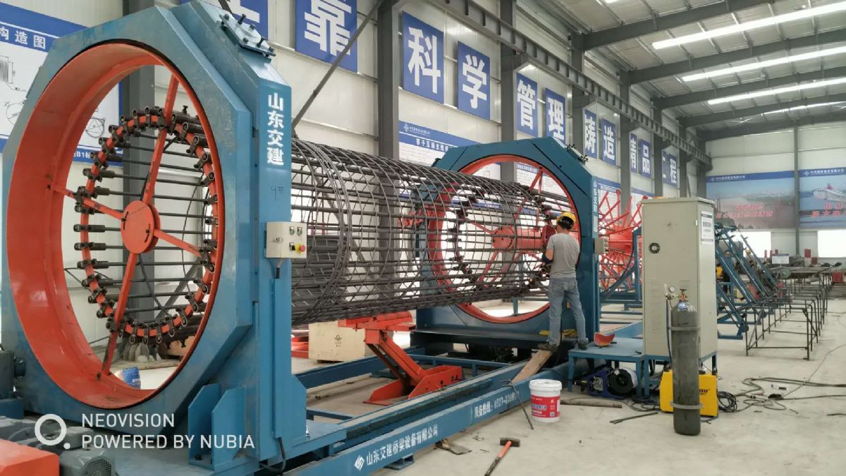 關于鋼筋籠滾焊機骨架制作、存放與安裝方法分享